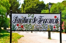 Entrada a los jardines de Terramar